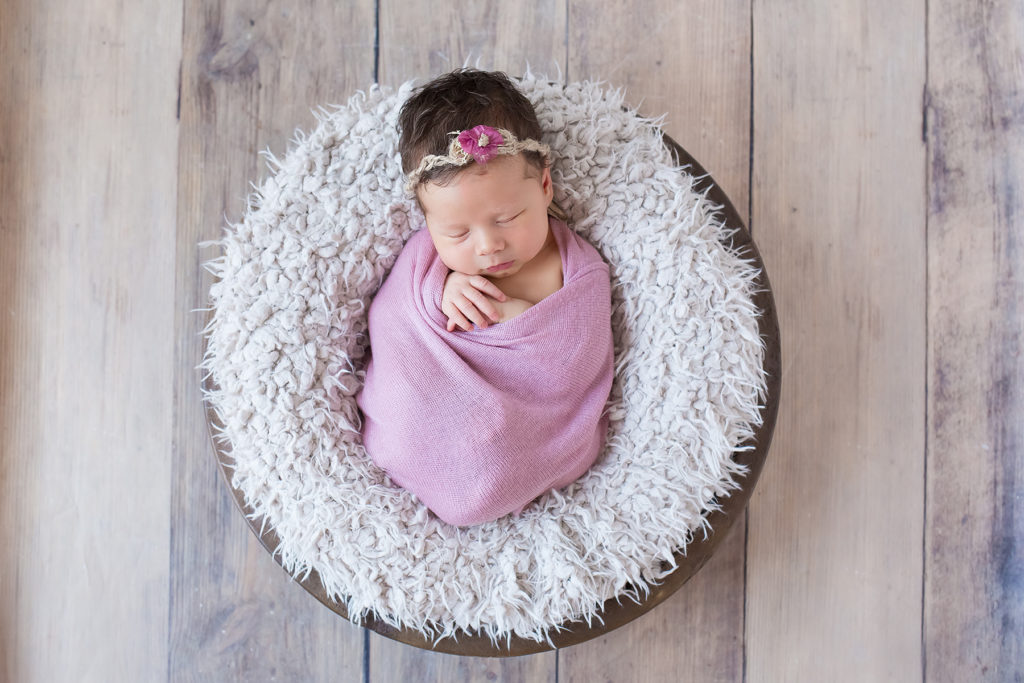 Neugeborenenfotos beim Fotoshooting mit Baby aus Mainz und Frankfurt