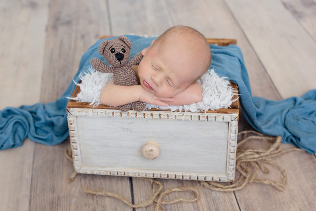Babyfotos beim Fotoshooting mit neugeborenem Baby aus Mainz und Frankfurt