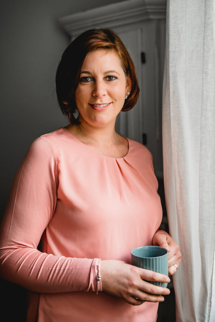 Babybauchfotos beim Fotoshooting mit Partner aus Frankfurt und Mainz